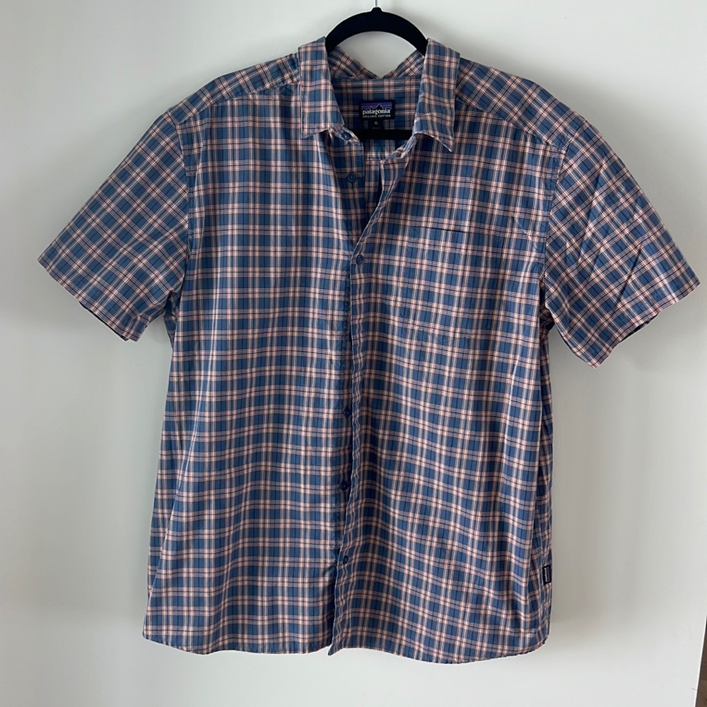 Men’s Patagonia short sleeve button down shirt